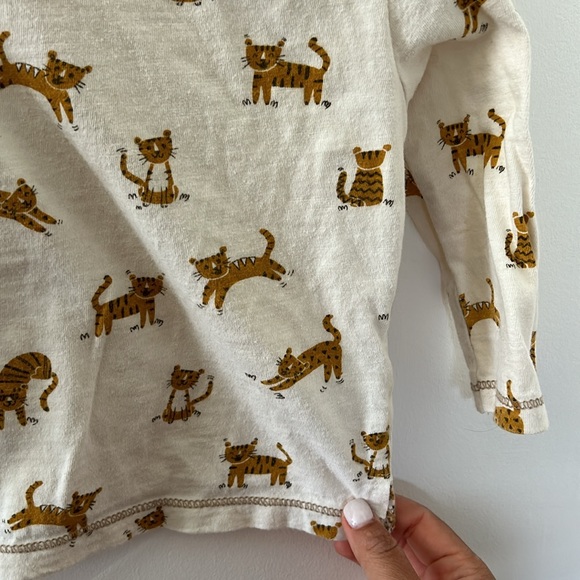 Zara 9-12 mo tiger Longsleeve tee. - Picture 5 of 6